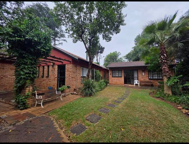 3 BEDROOM HOUSE FOR SALE IN HELIKONPARK